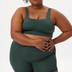 Girlfriend Collective Tommy Crop Bra in Moss